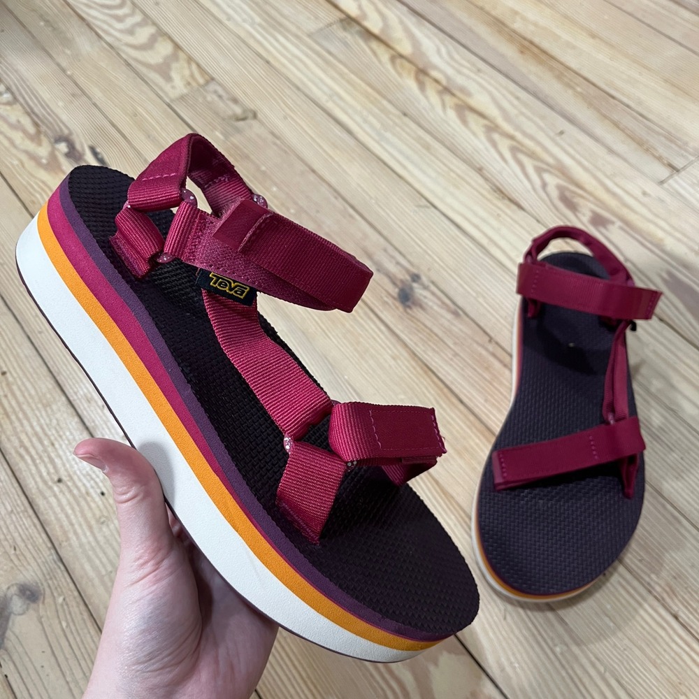 Teva Flatform Universal Sandals Womens 10 Burgundy Multi Stripe Platform 1013653